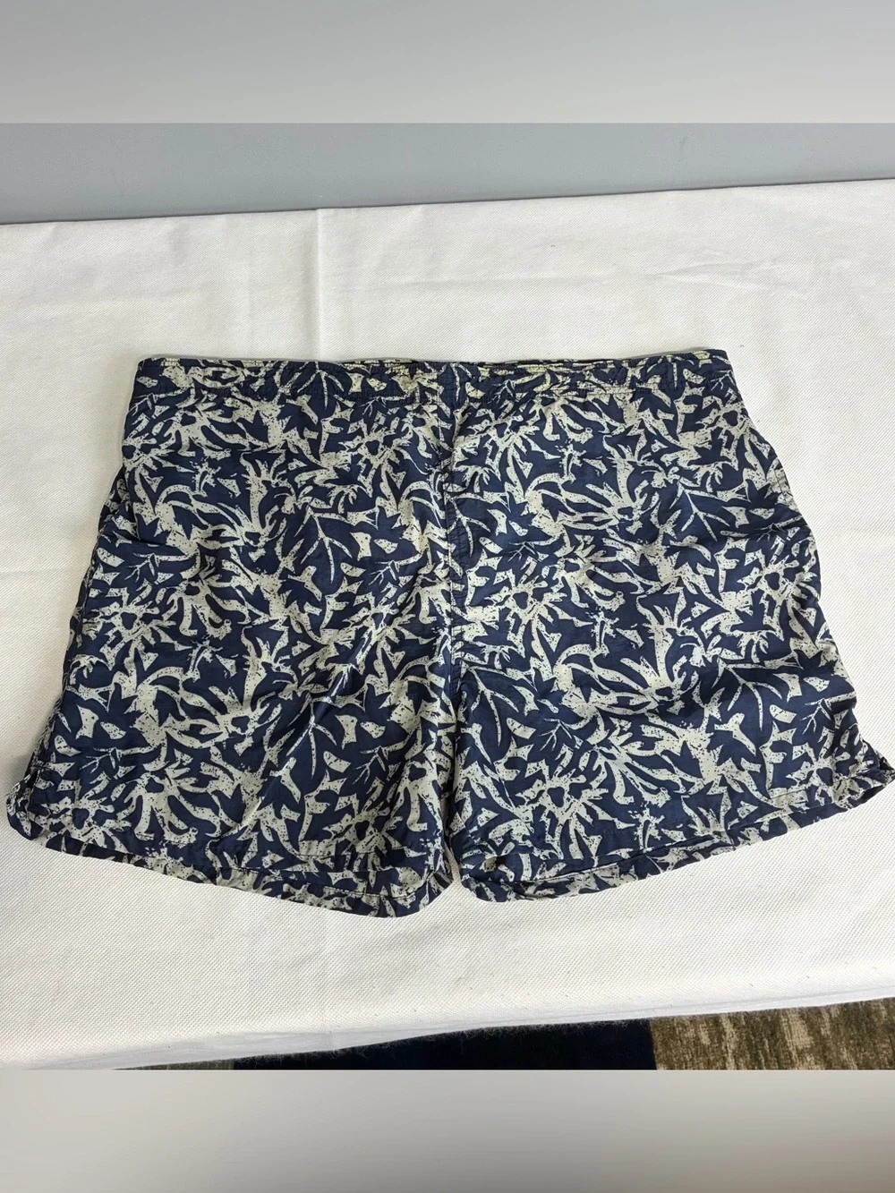 Laguna Swim Trunks Men Sz M 34-36 Blue Gray Leaf Print pockets drawstring Liner